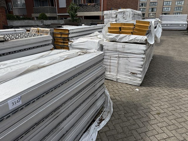16 pallets geisoleerde dakpanelen - afbeelding 10 van  11