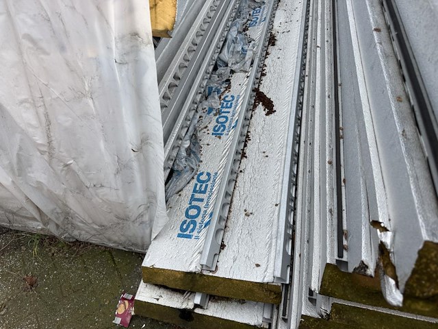 16 pallets geisoleerde dakpanelen - afbeelding 11 van  11