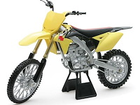 1/6 schaalmodel motor suzuki rm-450 - afbeelding 2 van  2