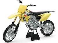 1/6 schaalmodel motor suzuki rm-450 - afbeelding 2 van  2