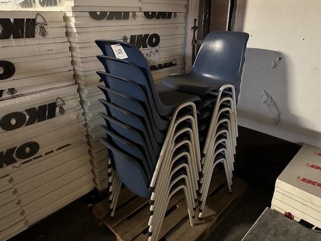 16 stapel stoelen - afbeelding 1 van  1