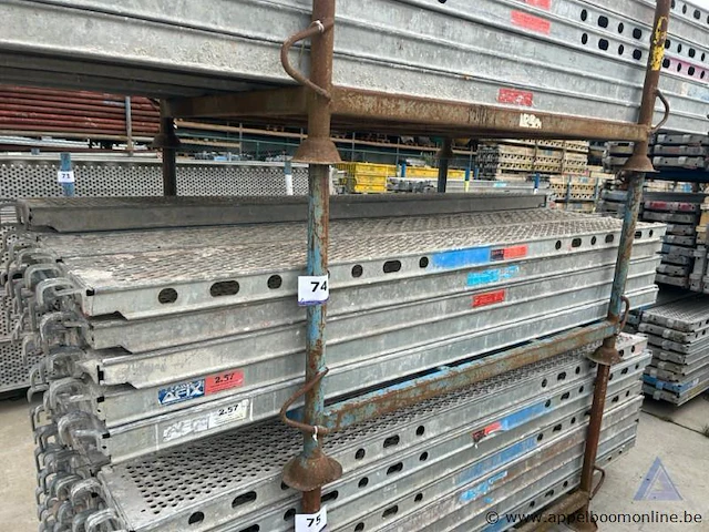 16 steigerplaten afix, lengte 2,57 m, maximale belasting 4,5 kn/m² (klasse 5). - afbeelding 1 van  3