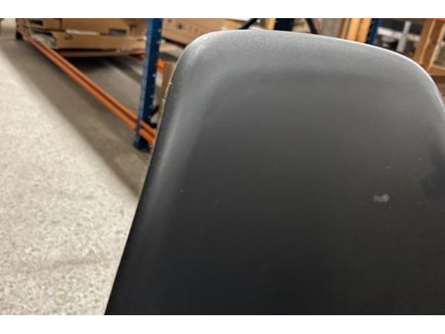 16 stoelen + 2 karren - afbeelding 3 van  9