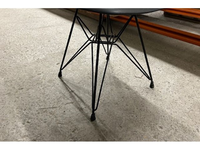 16 stoelen + 2 karren - afbeelding 4 van  9