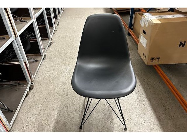 16 stoelen + 2 karren - afbeelding 2 van  9