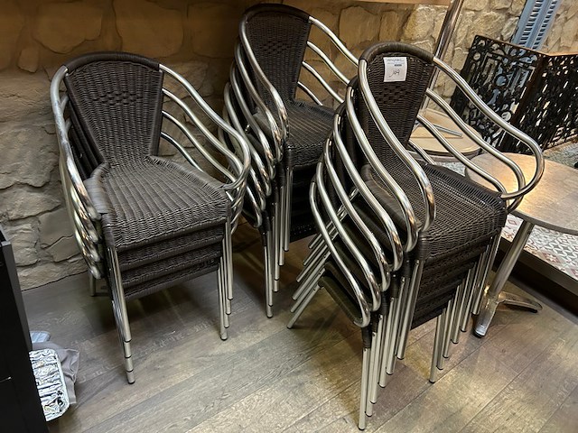 16 stoelen - afbeelding 1 van  5