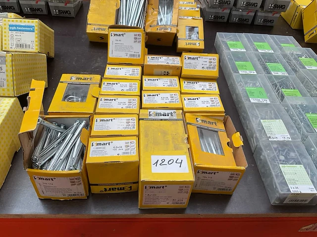 16 x dozen metalen kozijnpluggen; pluggen - afbeelding 1 van  8