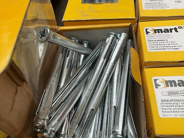 16 x dozen metalen kozijnpluggen; pluggen - afbeelding 3 van  8