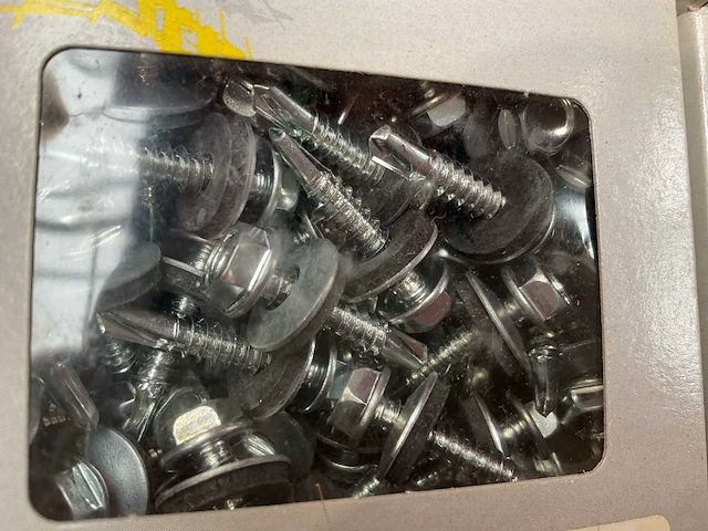 16 x dozen zelborende schroeven met afdekplaatje - afbeelding 4 van  8