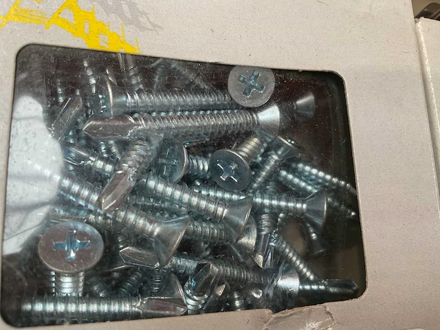 16 x dozen zelborende schroeven met afdekplaatje - afbeelding 5 van  8