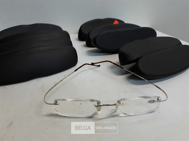 16 x leesbril in opbergdoosje mix sterkte - afbeelding 3 van  3