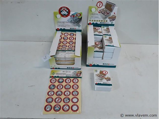16 x mini apotheek + 50 x apotheek stickers - afbeelding 1 van  2