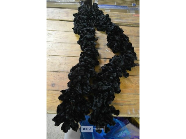 ±16 zwarte boa`s - afbeelding 1 van  2