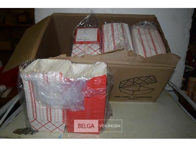 ±160 kleine hamburger doosjes - afbeelding 1 van  2