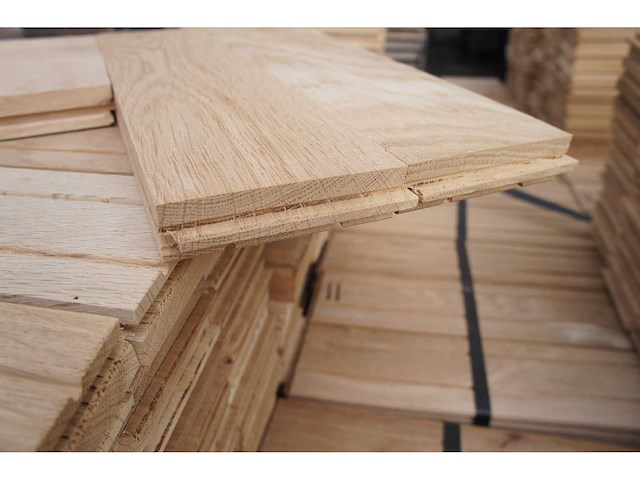 16,56 m² massief eiken visgraatparket 21mm - afbeelding 2 van  3