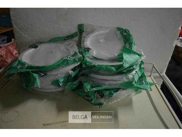 16x 25st plastieken borden ø22cm - afbeelding 1 van  2