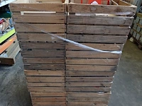 16x houten kist + inhoud