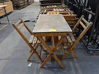 16x inklapbare houten tafel + 42x inklapbare houten stoel