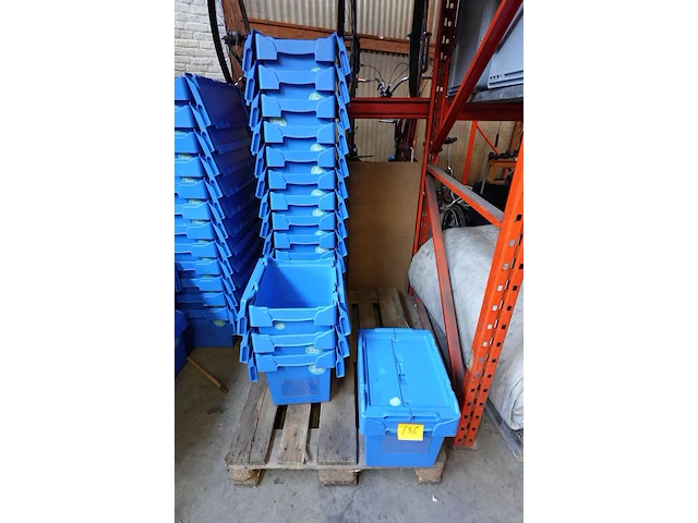 16x stapelbarte kunststof box auer packaging - afbeelding 1 van  6