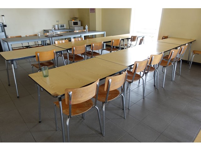 16x tafel + 34x stoel - afbeelding 4 van  8
