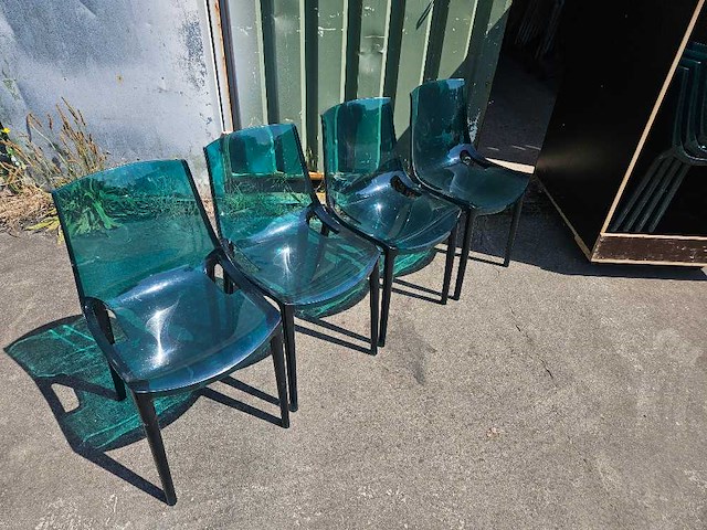 16x transparant groene stoelen stapelbaar - afbeelding 1 van  3