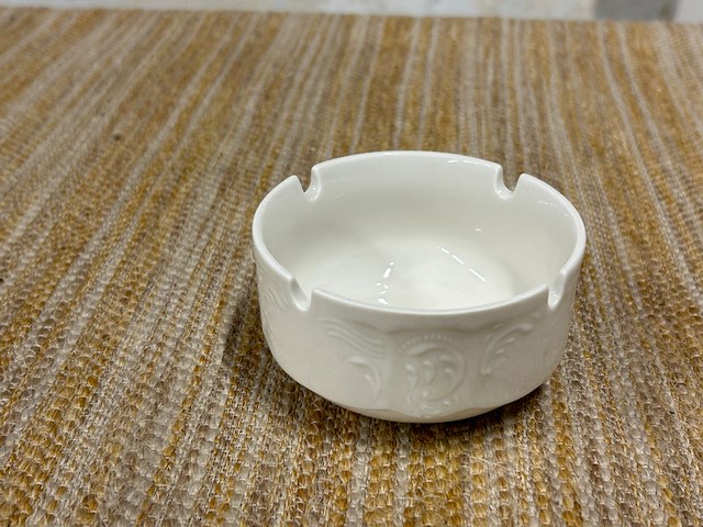 17 asbakken - afbeelding 1 van  4