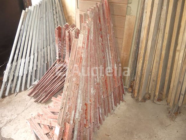 17 bekistingsboeien - afbeelding 2 van  3