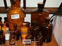±17 div glazen apotheekflessen - afbeelding 2 van  5