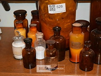±17 div glazen apotheekflessen - afbeelding 3 van  5