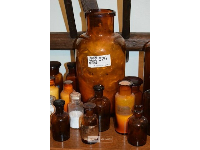 ±17 div glazen apotheekflessen - afbeelding 4 van  5