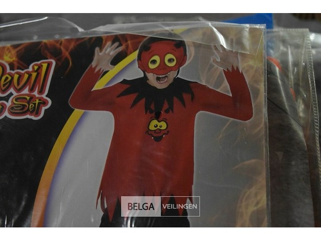 ±17 div maten en soorten verkleedpakjes - afbeelding 4 van  4