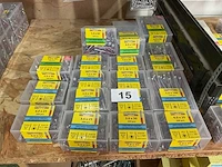 17 dozen houtschroeven met bits