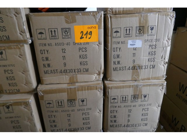 17 dozen met inhoud : geleierwerk - afbeelding 2 van  3
