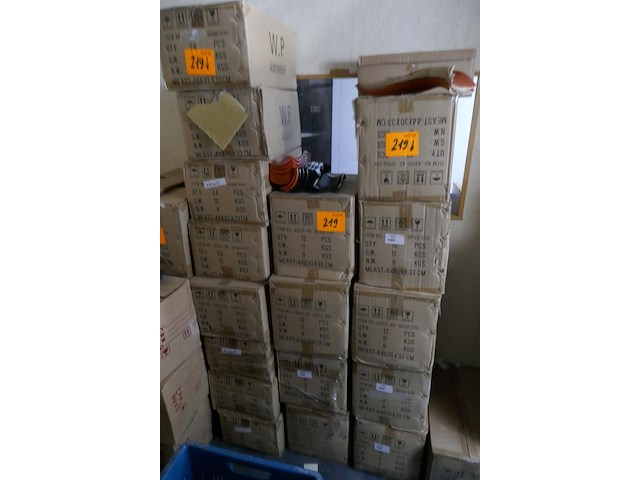 17 dozen met inhoud : gleierwerk - afbeelding 1 van  3