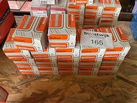 17 dozen pluggen - afbeelding 1 van  4