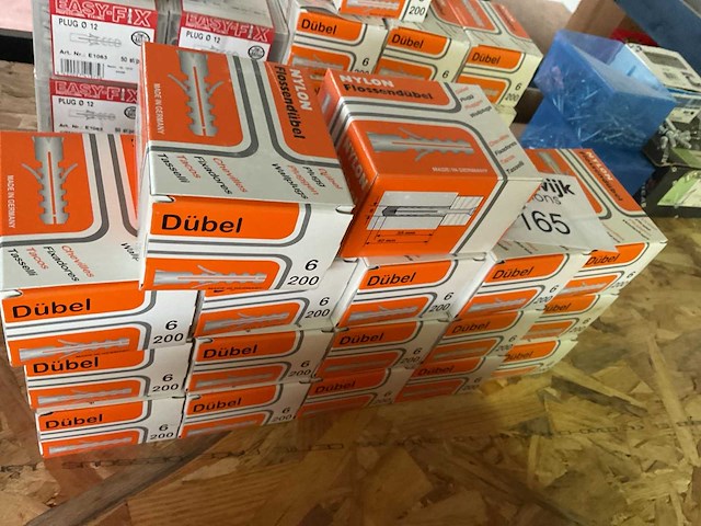 17 dozen pluggen - afbeelding 4 van  4