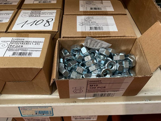 17 dozen ringen en moeren m10 - afbeelding 2 van  4