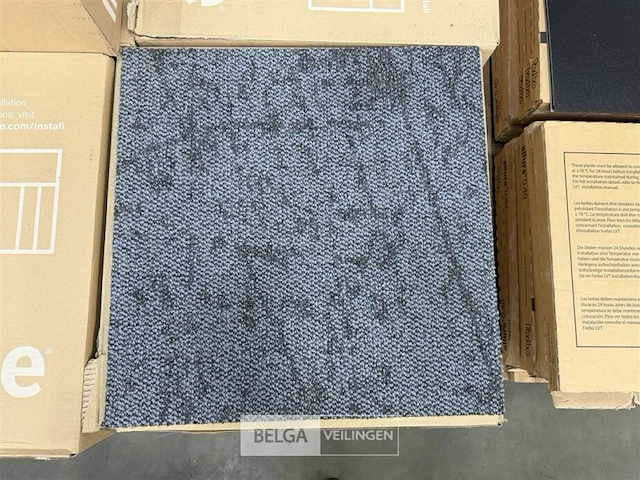 ± 17 dozen tapijttegels interface - afbeelding 1 van  3
