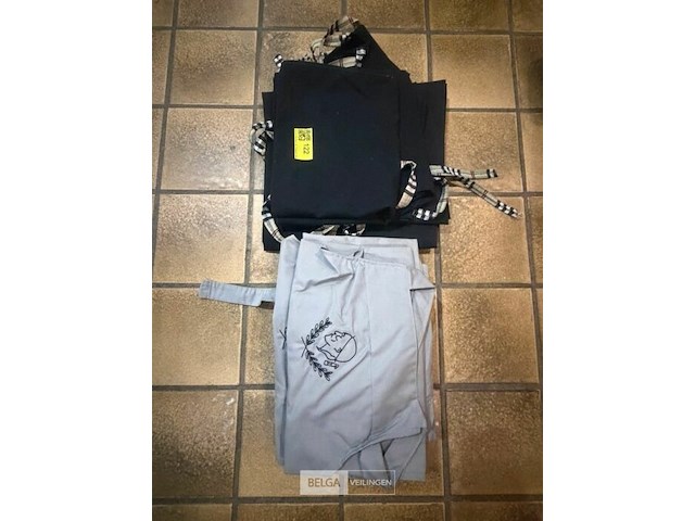 ± 17 keukenschorten - afbeelding 1 van  3