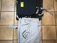 ± 17 keukenschorten - afbeelding 1 van  3