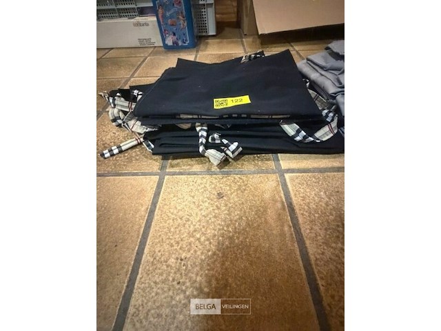 ± 17 keukenschorten - afbeelding 2 van  3