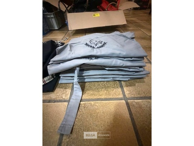 ± 17 keukenschorten - afbeelding 3 van  3