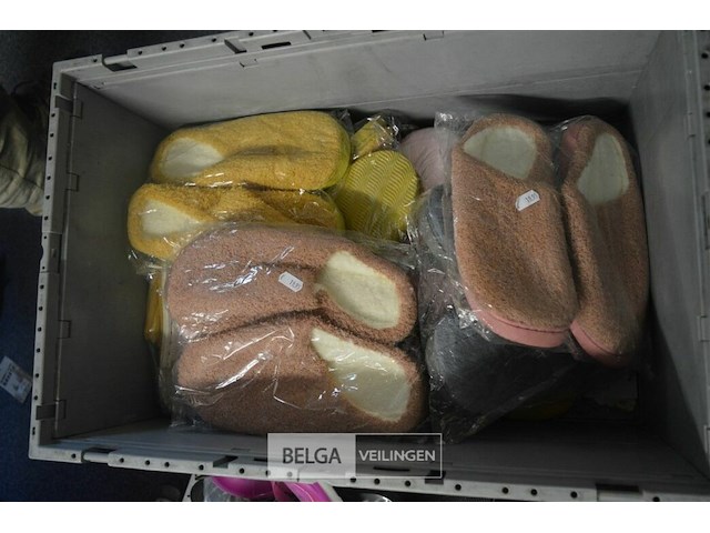 ±17 paar huissloffen div maten - afbeelding 3 van  3