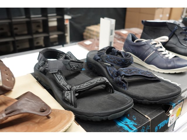 17 paar schoenen - afbeelding 5 van  6