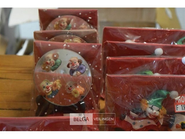 ±17 setjes clown beeldjes - afbeelding 2 van  8