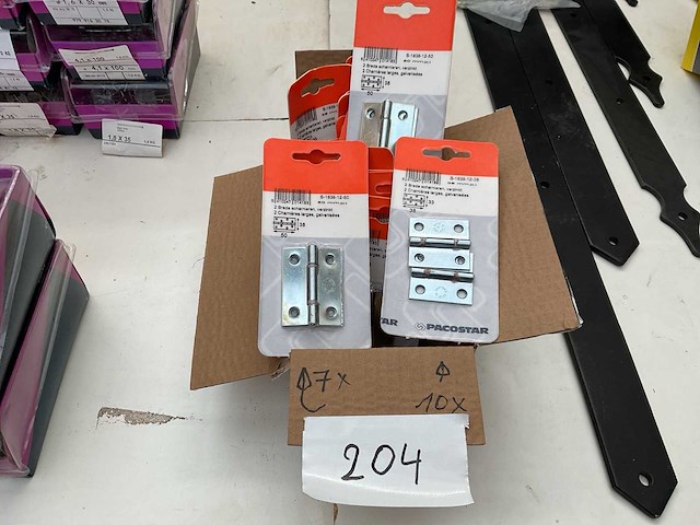 17 sets met scharnieren - afbeelding 1 van  3