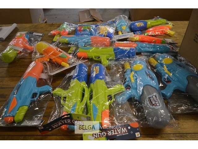 ±17 waterpistolen - afbeelding 1 van  4