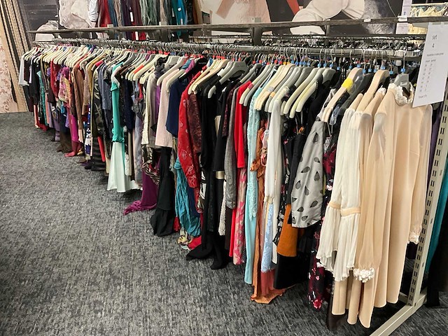 173 diverse cocktailjurken/sets (totaalprijs) - afbeelding 1 van  134