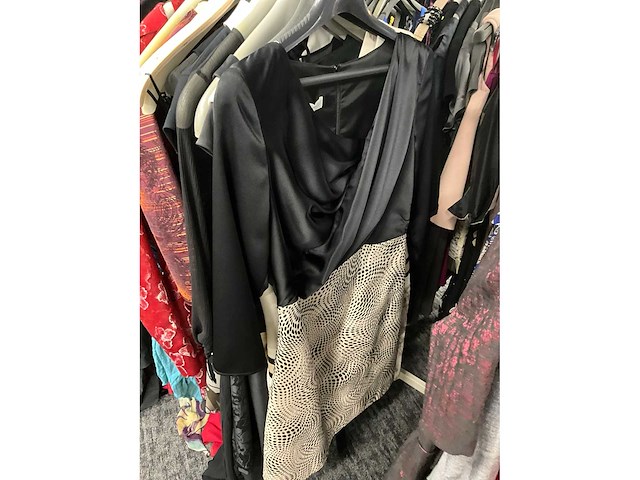 173 diverse cocktailjurken/sets (totaalprijs) - afbeelding 56 van  134