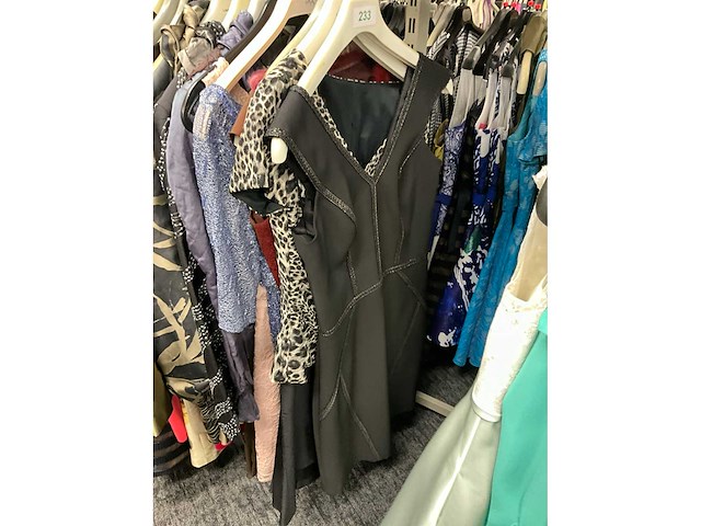 173 diverse cocktailjurken/sets (totaalprijs) - afbeelding 94 van  134